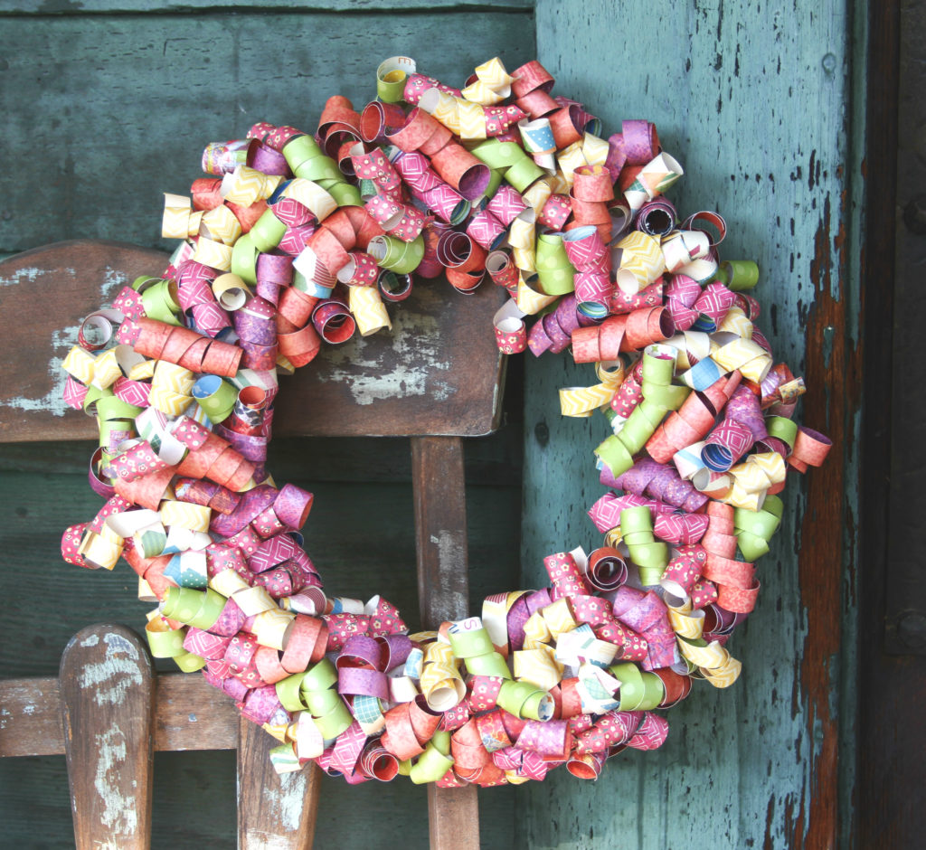 Summer Curly Paper Wreath #paperwreath #summerdecor #summerdiy #wreath #diytutorial